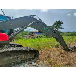 CRAWLER EXCAVATOR - EXCAVADORA DE ORUGAS DE 23 TONELADAS